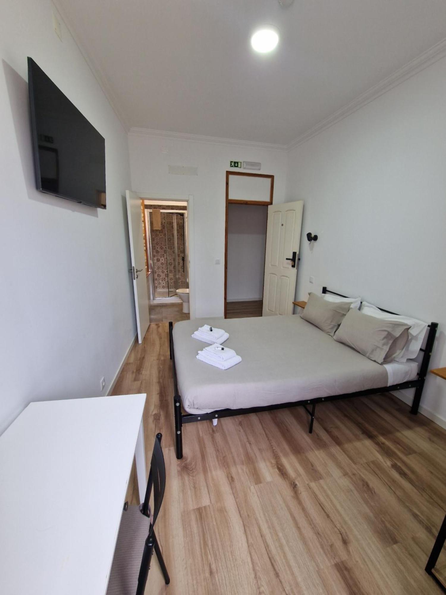 Wolley - Peniche Guesthouse Exterior foto